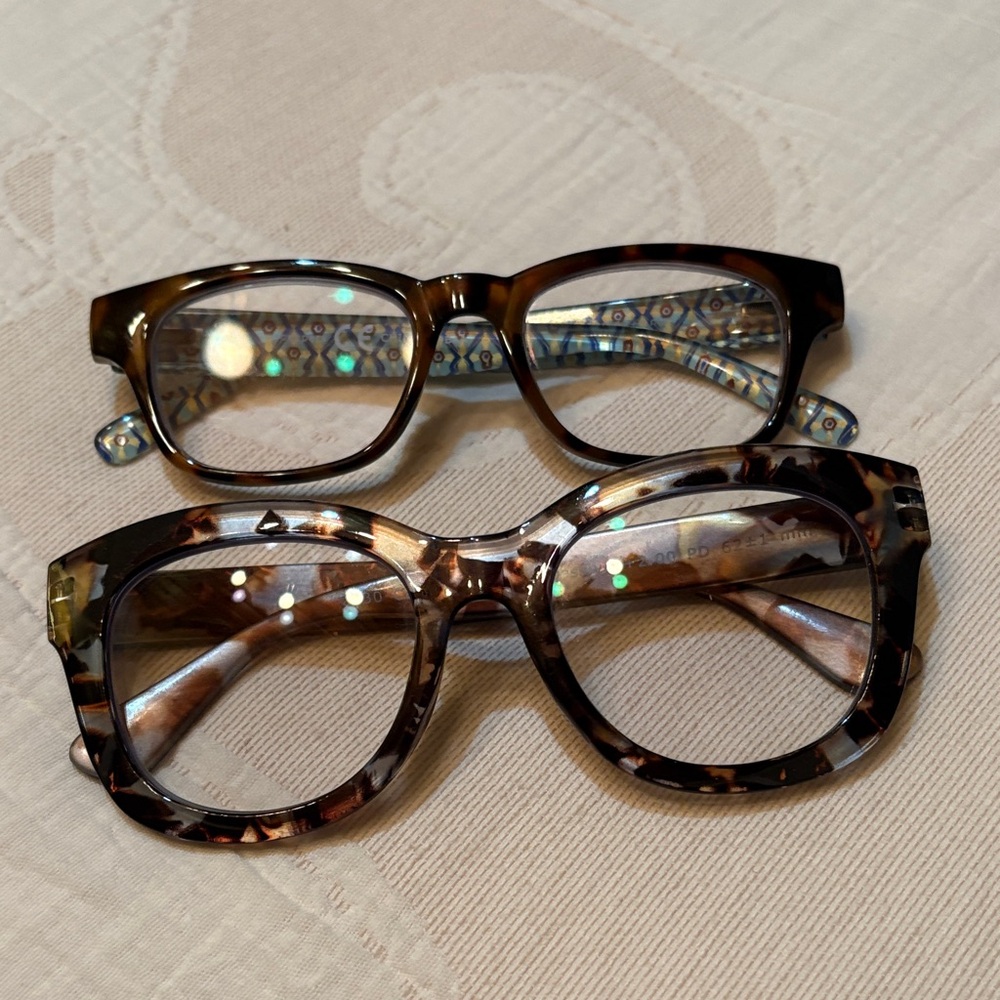 Elegant Brown Tortoise Women's Glasses